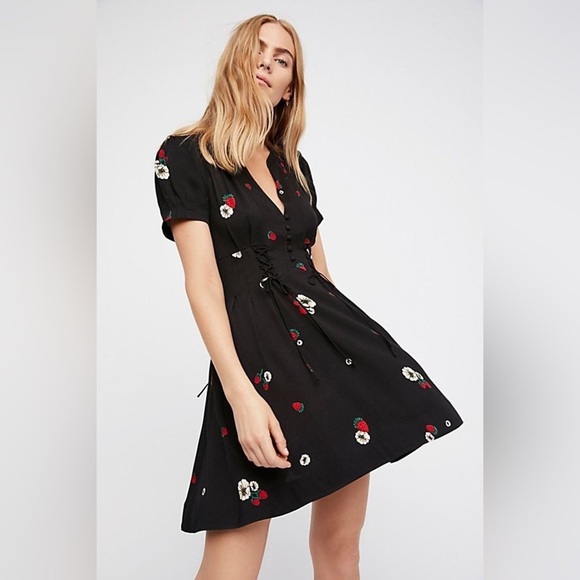 Free People Dresses & Skirts - Free People Strawberry & Florals Mini Dress